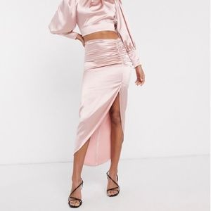 Ruched satin side midi slit skirt